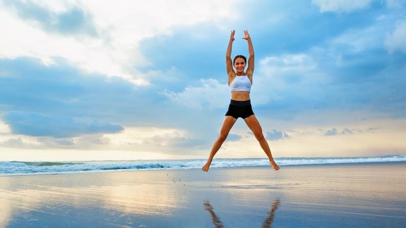 Bài tập nhảy dạng chân giúp se khít vùng kín (Ảnh: Sưu tầm Internet)