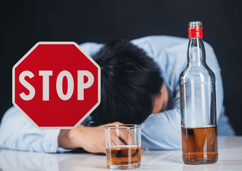 Cai rượu/bia khi uống thuốc. (Ảnh: Sưu tầm Internet)