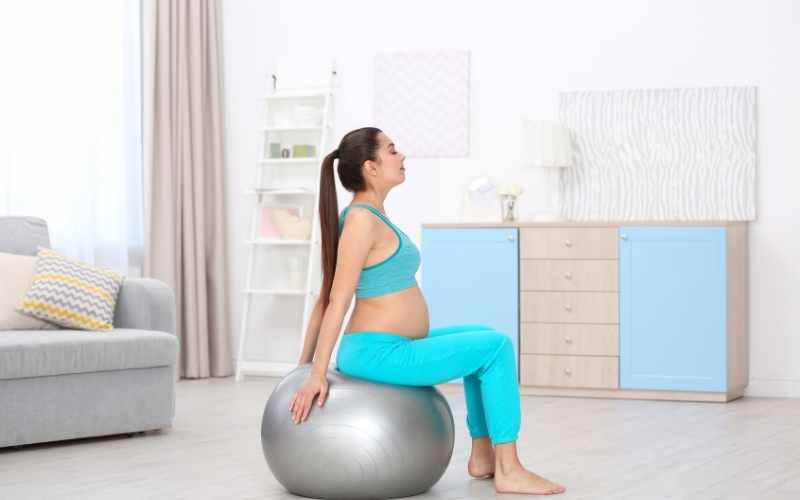 Bà bầu bị đau háng nên rèn luyện sức khỏe nhẹ nhàng. (Ảnh: Sưu tầm Internet)