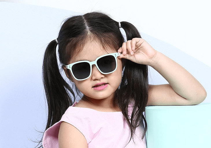 Đeo kính chống bụi bảo vệ mắt. (Ảnh: Sưu tầm Internet)