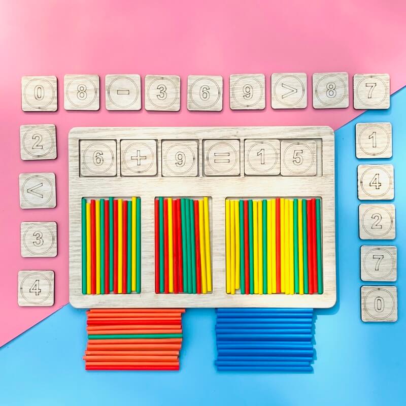 Bảng học đếm số phát triển tư duy toán học Montessori. (Ảnh: Sưu tầm Internet)