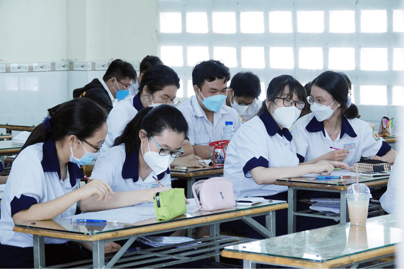 Các tác phẩm văn học trọng tâm ôn thi THPT Quốc Gia. (Ảnh: Sưu tầm Internet)