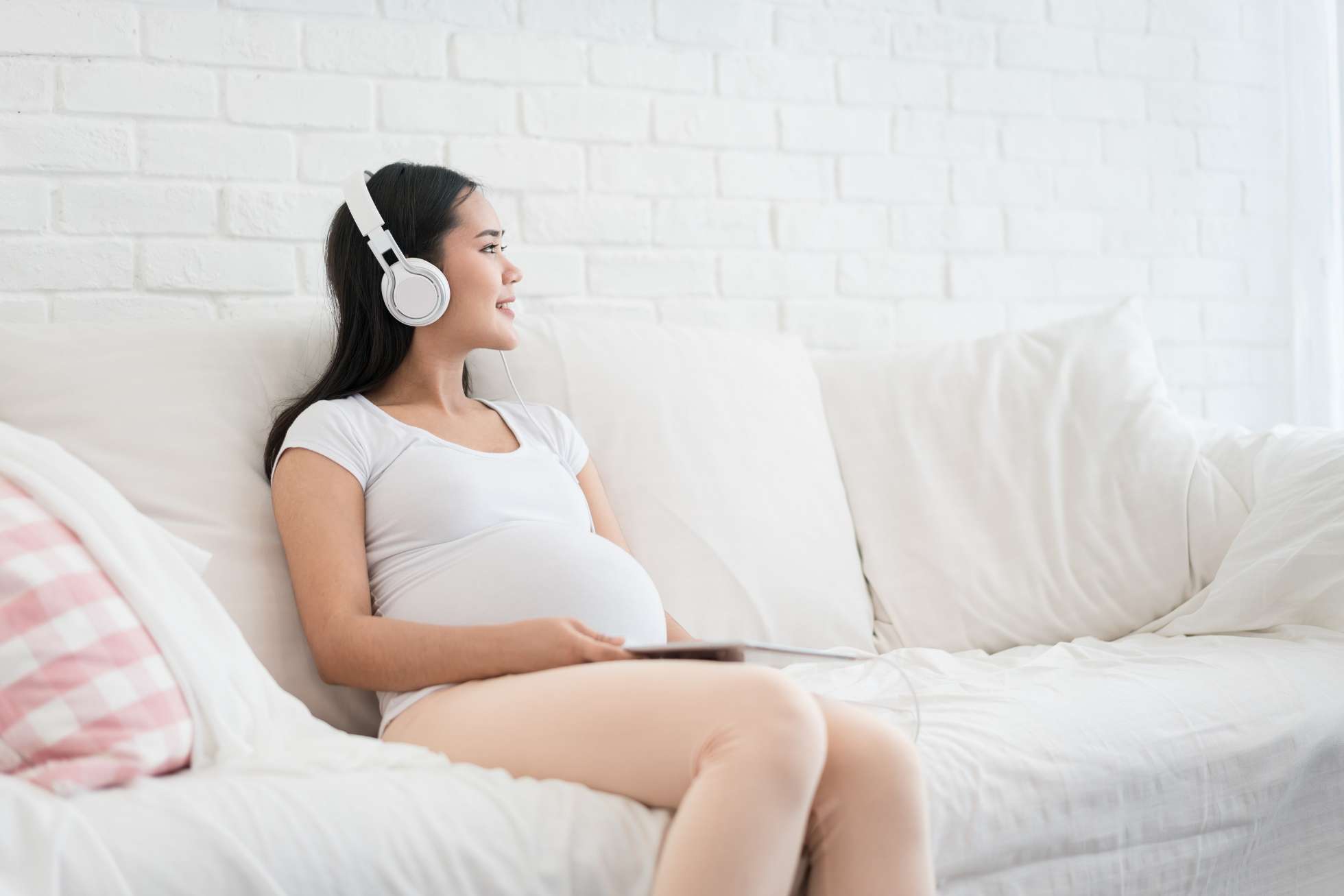 Mẹ nên giữ tâm trạng thoải mái. (Ảnh: Sưu tầm Internet)
