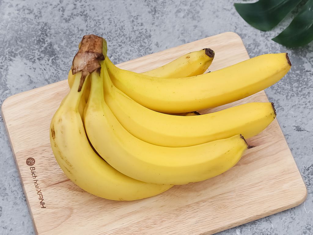Bà bầu bị ốm nghén có thể ăn chuối. (Ảnh: Bách hóa Xanh)
