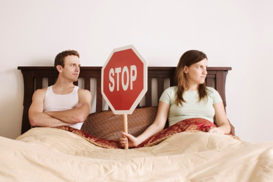 Trong 2 tuần sau khi phá thai, các mẹ nên kiêng quan hệ tình dục để cơ thể có thời gian phục hồi (Ảnh: Sưu tầm Internet)