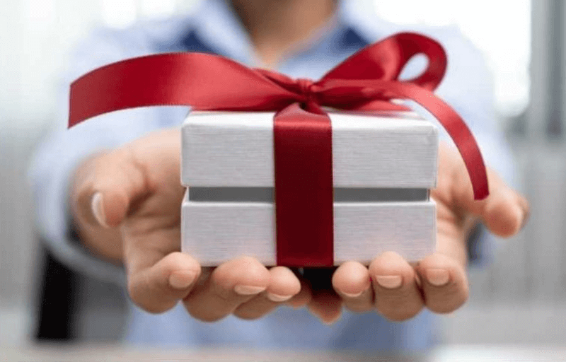 Gợi ý quà 20/10 cho người yêu lãng mạng, ngọt ngào. (Ảnh: Sưu tầm Internet)