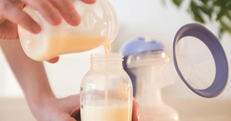 Mẹ bỉm có thể nhận biết sữa hỏng bằng mùi vị khác lạ của sữa (Ảnh: Sưu tầm Internet)