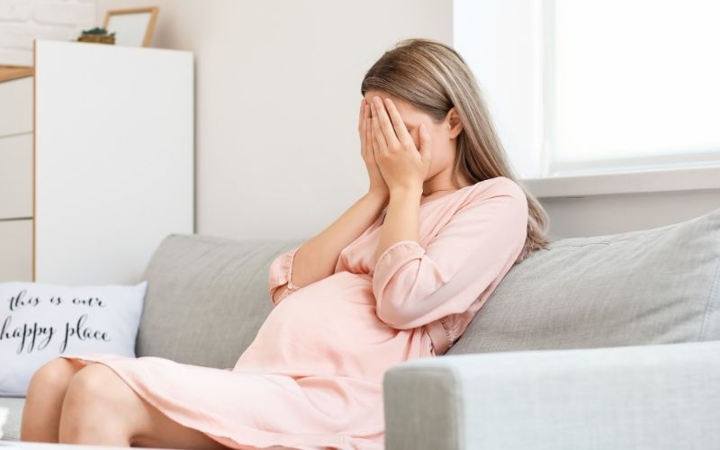 Mẹ bầu căng thẳng, mệt mỏi ảnh hưởng đến thể chất và tinh thần thai nhi. (Ảnh: Sưu tầm Internet)