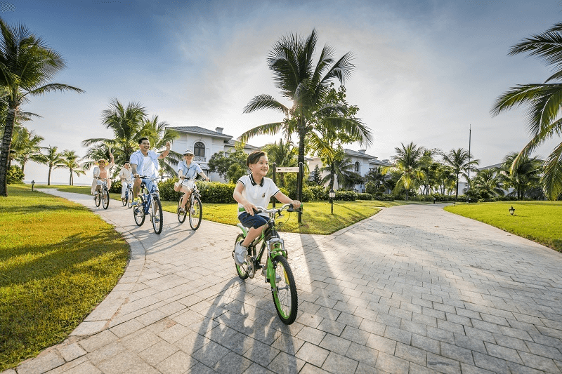 Cung cấp cho trẻ nhiều cơ hội khám phá. (Ảnh: Sưu tầm Internet)