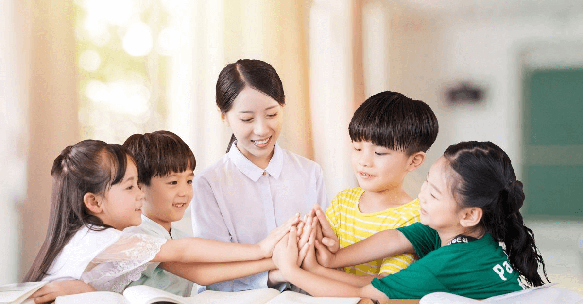 Đặt câu hỏi và thảo luận về tình huống có thể xảy ra. (Ảnh: Sưu tầm Internet)