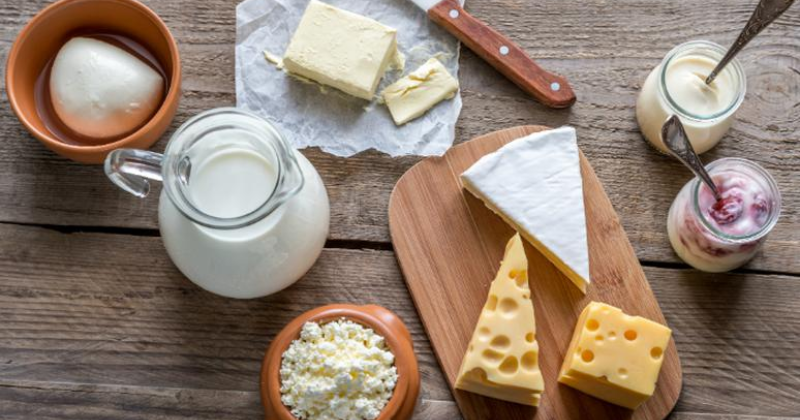 Sữa và các sữa phẩm từ sữa giúp hỗ trợ miễn dịch và phát triển thần kinh cho em bé (Ảnh sưu tầm Internet)