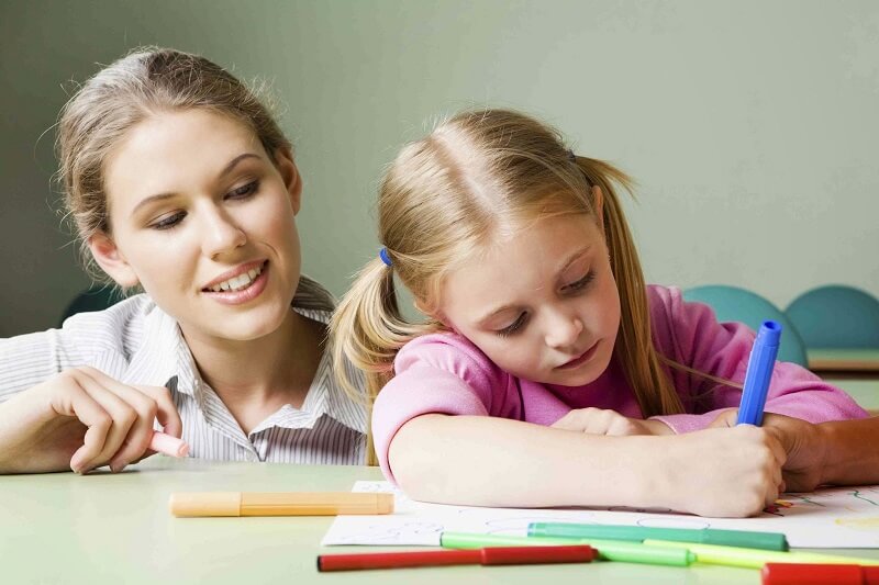 Kiên nhẫn cùng con học toán. (Ảnh: Sưu tầm Internet)