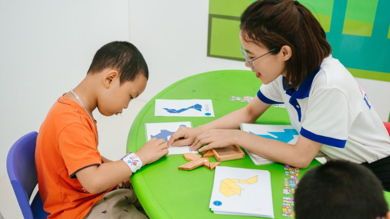 Lưu ý quan trọng khi cho trẻ em học tiếng Anh qua game. (Ảnh: Sưu tầm Internet)