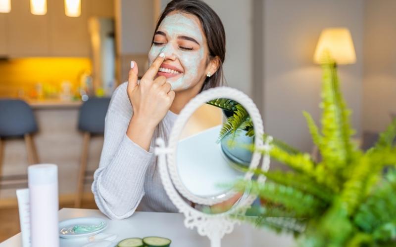 Chu trình 4 bước chăm sóc da đơn giản dành cho phụ nữ mang thai. (Ảnh: Sưu tầm Internet)