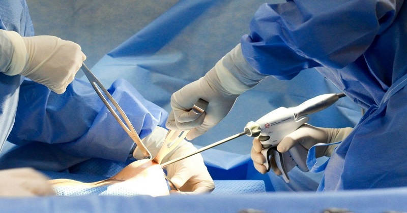 Tiến hành tiểu phẫu nếu tình trạng viêm nhiễm tuyến vú thuộc mức độ nặng (Ảnh: Sưu tầm Internet)