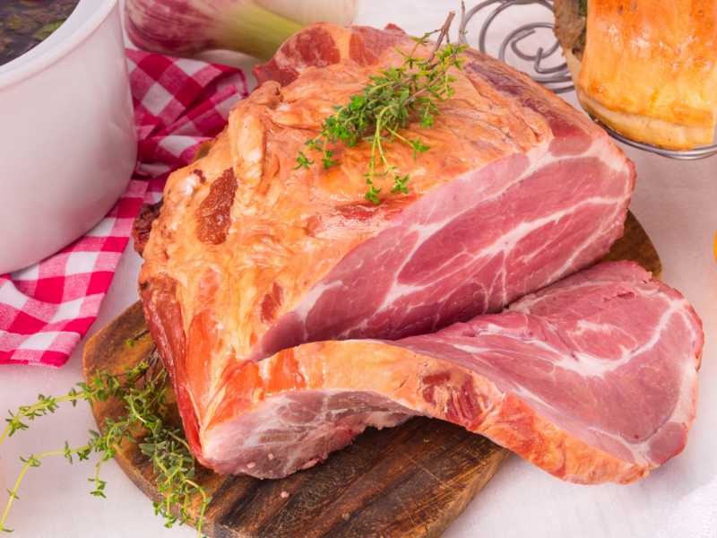 Thịt xông khói chứa hàm lượng nitrat rất cao (Ảnh: sưu tầm internet)