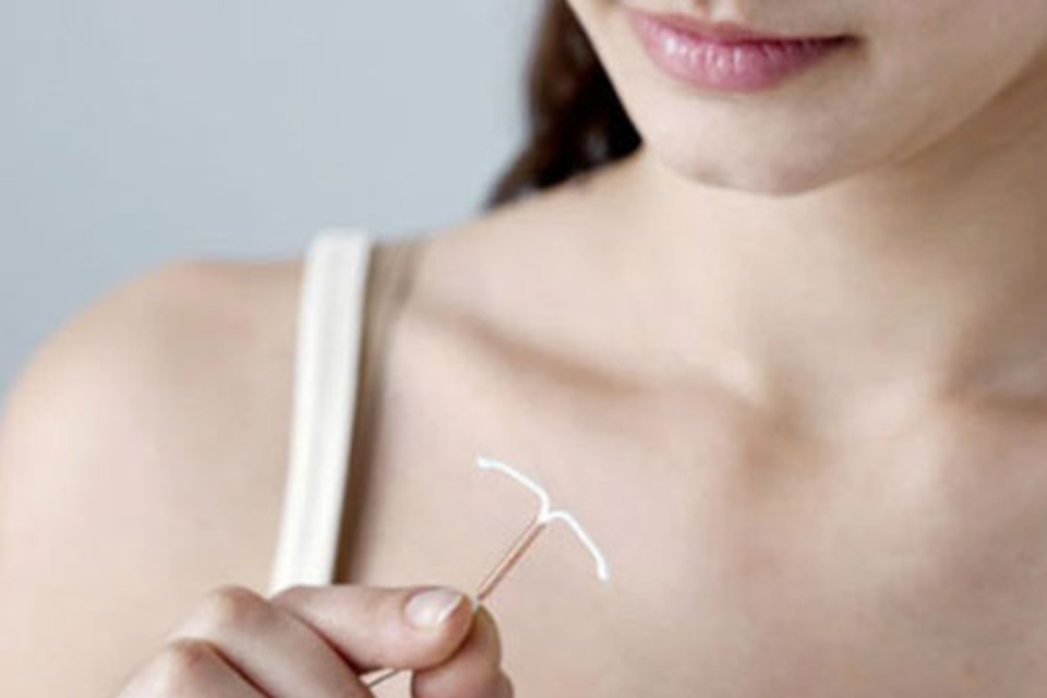 Đặt vòng là phương pháp tránh thai tiết kiệm và lâu dài cho các mẹ bỉm (Ảnh: Sưu tầm Internet)