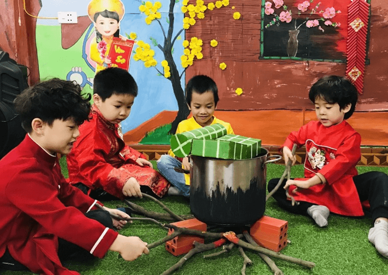 Cách giáo dục trẻ về ý nghĩa và giá trị văn hóa của Tết Nguyên Đán. (Ảnh: Sưu tầm Internet)