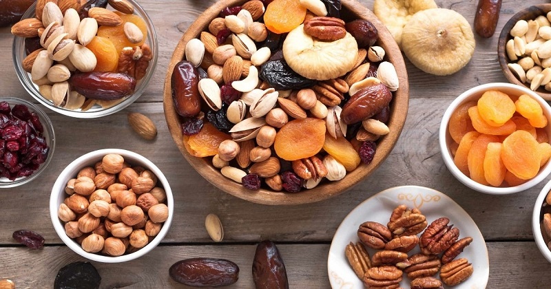 Mẹ sau sinh nên ăn các loại sấy khô ( Ảnh: Sưu tầm Internet)