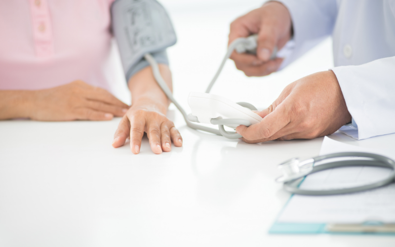 Khám sức khoẻ trước khi mang bầu. (Ảnh: Sưu tầm Internet)