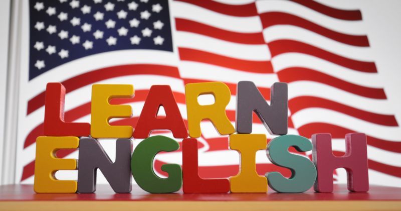 Học tiếng Anh bằng phương pháp chụp hình nguyên từ. (Ảnh: Sưu tầm Internet)