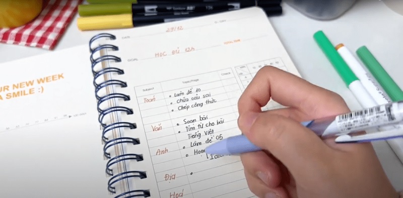 Cùng bé ôn tập mỗi ngày. (Ảnh: sưu tầm internet)