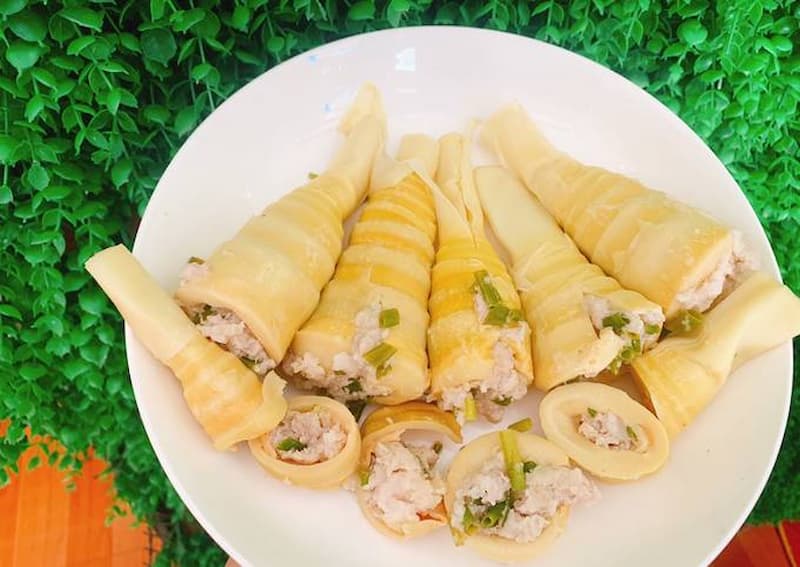 Thịt cua măng tây cho bé. (Ảnh: sưu tầm internet)