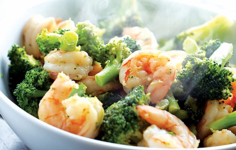 Cơm tôm bông cải xanh cho bé. (Ảnh: sưu tầm internet)