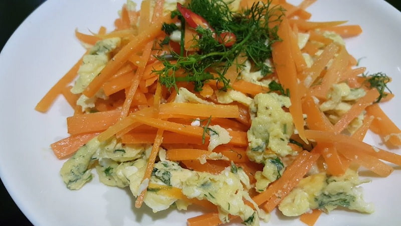 Món trứng xào cà rốt sẽ giúp con yêu cung cấp được năng lượng và dinh dưỡng thiết yếu. (Ảnh: Sưu tầm Internet) 