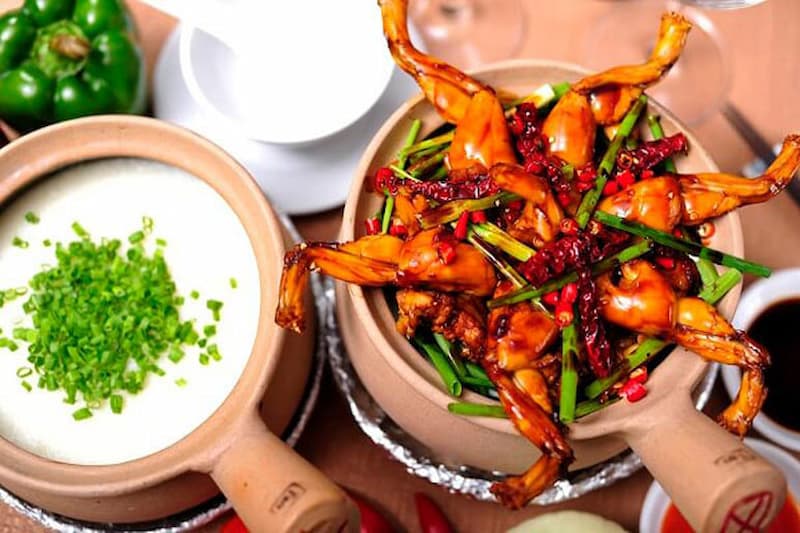 Cháo ếch rau ngót thơm ngon cho bé. (Ảnh: sưu tầm internet)