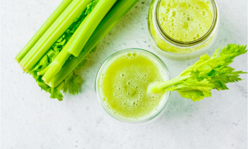 Nước ép cần tây hỗ trợ giảm eo hiệu quả. (Nguồn: Internet)
