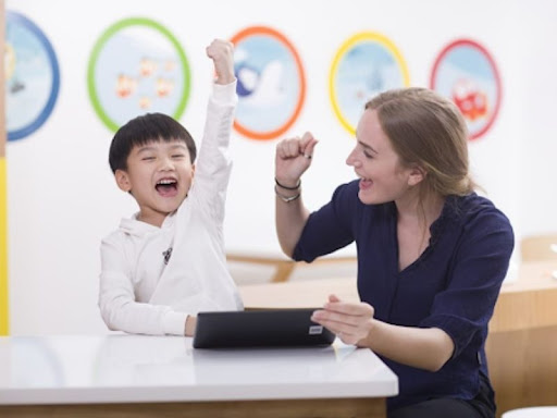 Những hình ảnh, âm thanh, Video sinh động, khiến con có hứng thú học tập. (Ảnh: Sưu tầm Internet)