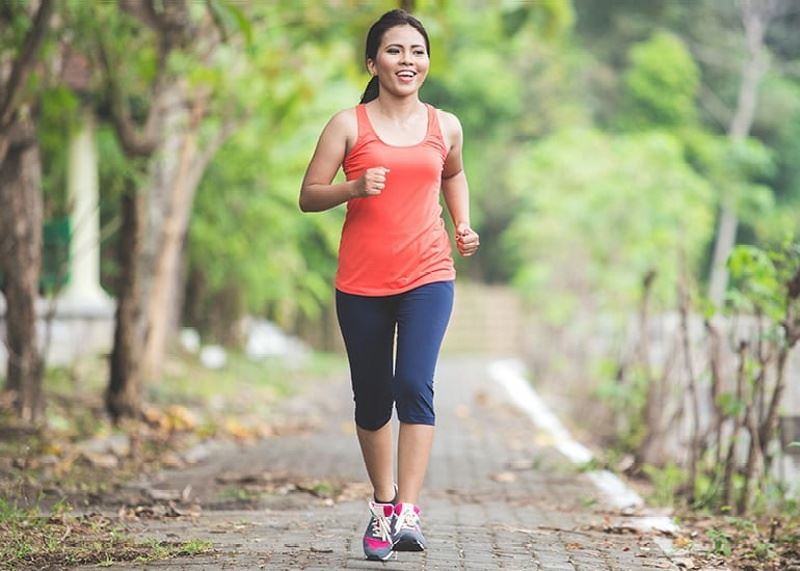 Bà bầu 3 tháng đầu có nên đi bộ nhiều? (Ảnh: Internet)