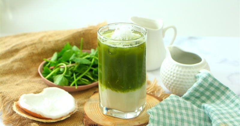 Bà đẻ uống nước gì tốt? - Nước rau má (Ảnh: Sưu tầm Internet)