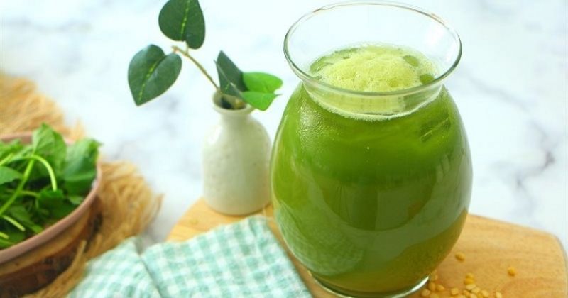 Nước ép rau ngót giúp “nâng cấp” làn da của chị em phụ nữ (Ảnh: Sưu tầm Internet)