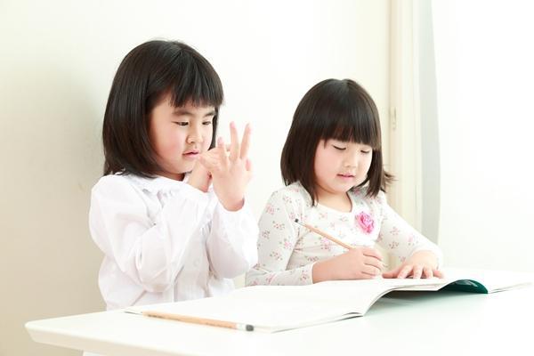 Trẻ 5 tuổi cần học những gì? (Ảnh: Sưu tầm Internet)