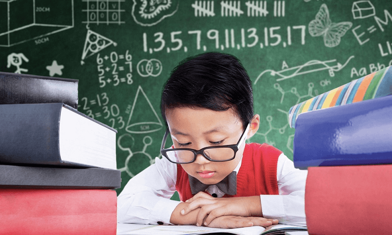 Trước khi làm bài tập cần nắm vững lý thuyết. (Ảnh: Vnexpress)