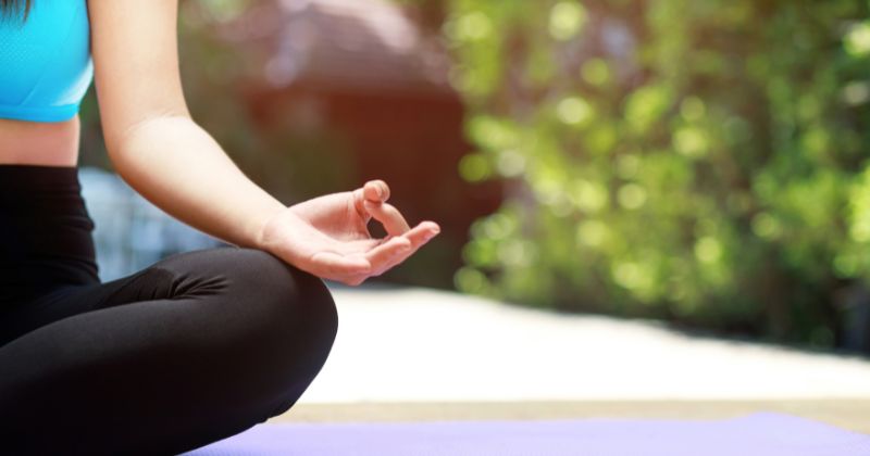 Mẹ nên tập luyện với cường độ vừa phải để đảm bảo an toàn sức khỏe (Ảnh: Sưu tầm Internet)