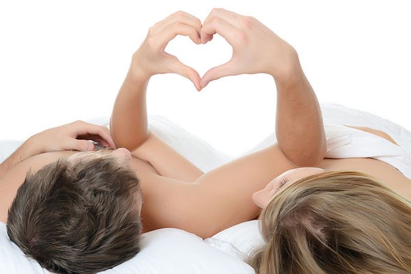 Quan hệ nhẹ nhàng tránh áp lực lên tử cung. (Ảnh: Internet)