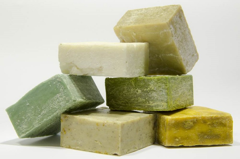 Ứng dụng làm xà bông từ NaOH. (Ảnh: Sưu tầm Internet)