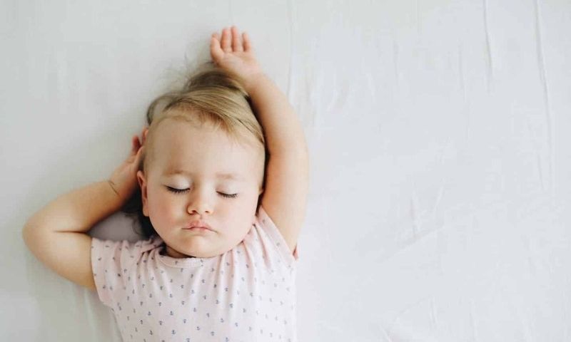 Bé 1 tuổi ngủ đêm quấy khóc. (Ảnh: Nguồn Internet)