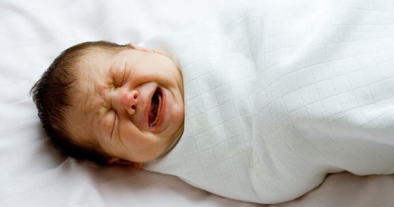 Lịch sinh hoạt lộn xộn cũng dễ khiến trẻ 1 tuổi gắt ngủ (Ảnh: Sưu tầm Internet)