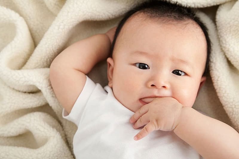 Những điều nên làm để tránh trường hợp bé ăn dặm 2 ngày không ị. (Ảnh: sưu tầm internet)