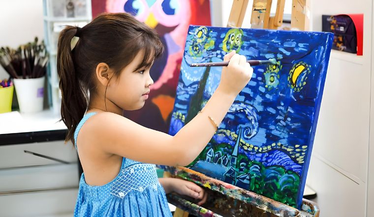 Có nhiều thể loại tranh vẽ để bé thoả sức sáng tạo. (Ảnh: Sưu tầm internet)