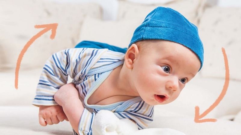 Ba mẹ cần quan sát các dấu hiệu bé biết lật để đồng hành, hỗ trợ con (Ảnh: Sưu tầm internet)