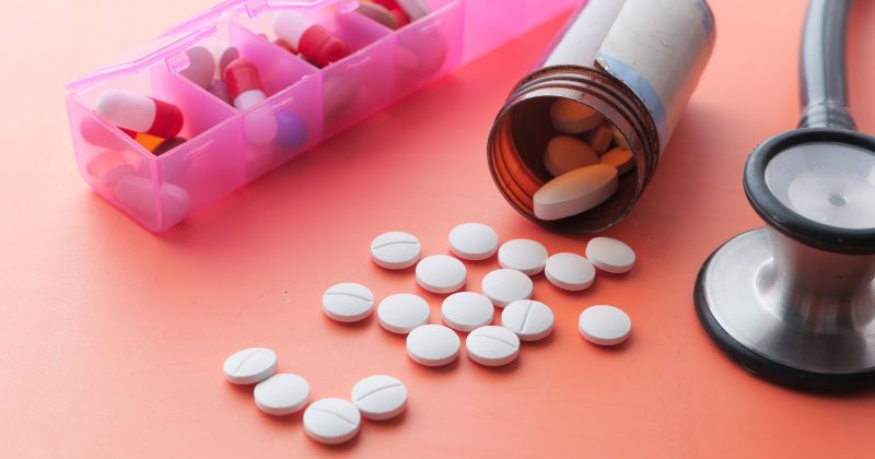 Điều trị bằng thuốc là một cách thường thấy (Ảnh: Sưu tầm Internet)