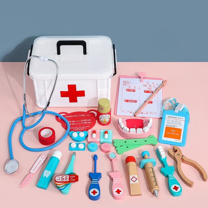 Bộ đồ chơi dụng cụ bác sĩ bằng gỗ cho bé. (Ảnh: Sưu tầm internet)