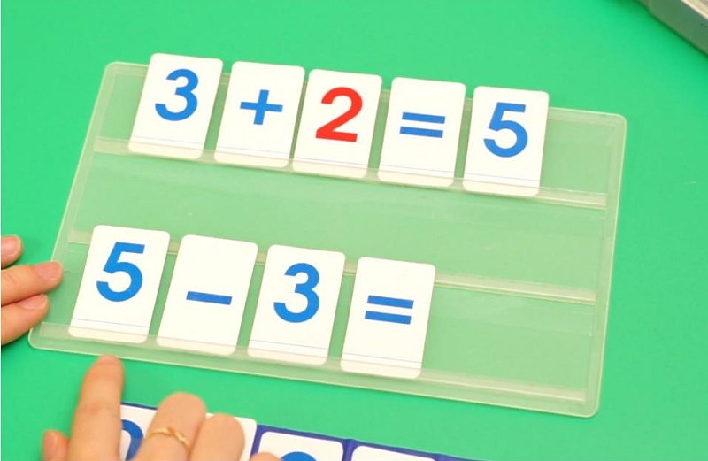 Bộ dụng cụ thực hành toán lớp 1. (ảnh: Sưu tầm internet)