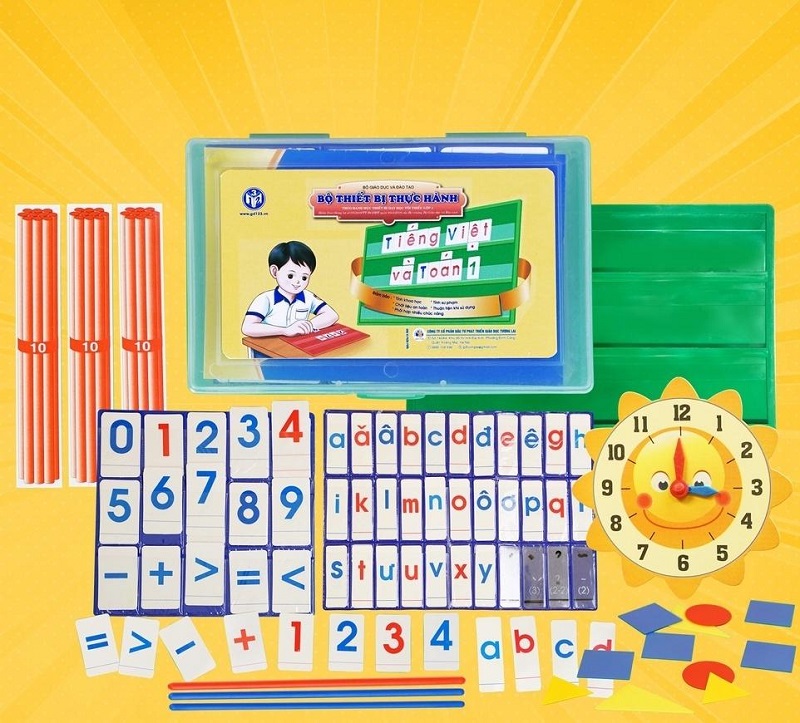 Bộ dụng cụ học toán và tiếng Việt lớp 1. (Ảnh: Sưu tầm internet)