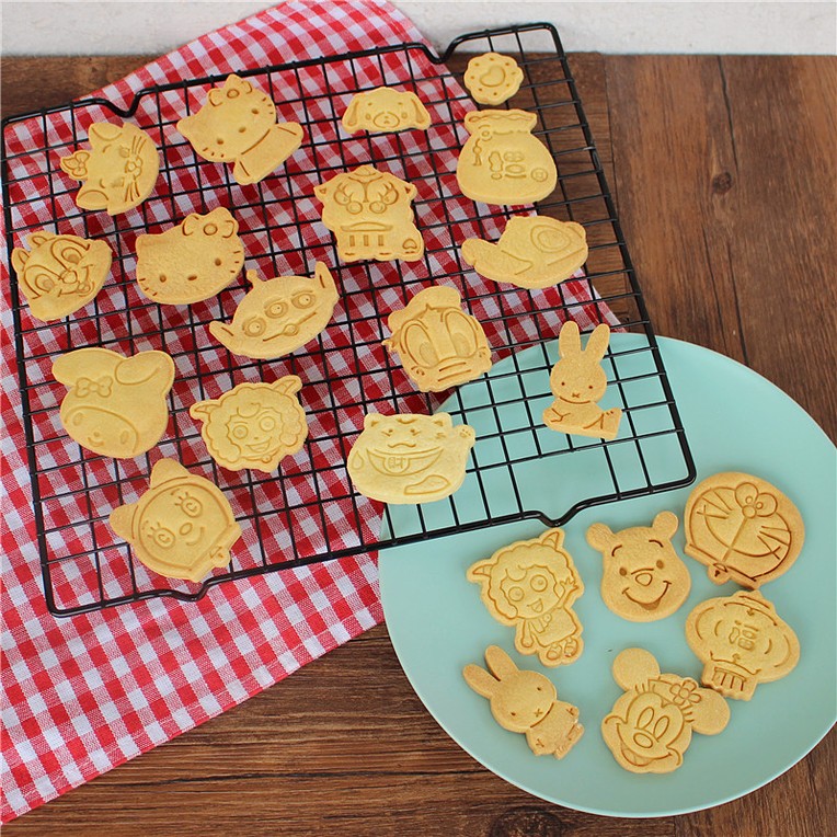 Ba mẹ nên lựa chọn những loại bánh quy mềm, dễ nhai cho bé 1 tuổi ăn dặm buổi sáng. (Ảnh: Sưu tầm internet)